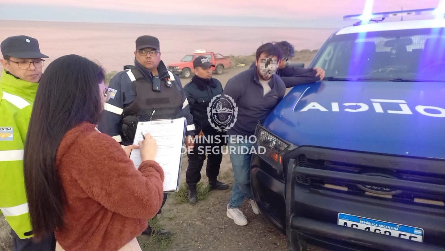 Aprehendieron a un empresario de Rada Tilly con una Glock y municiones en Caleta Olivia