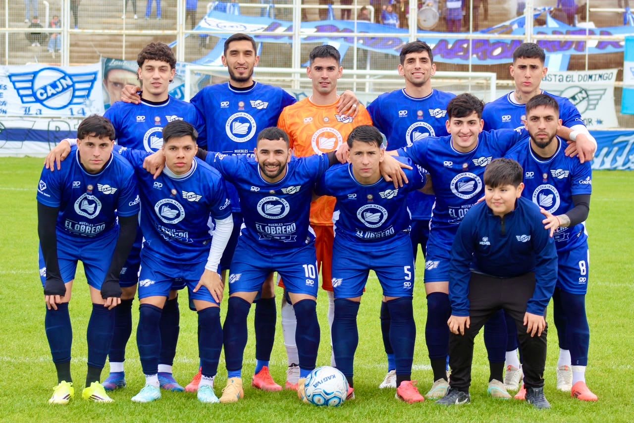 Newbery volvió a ganar y selló su clasificación a los octavos del Regional Amateur