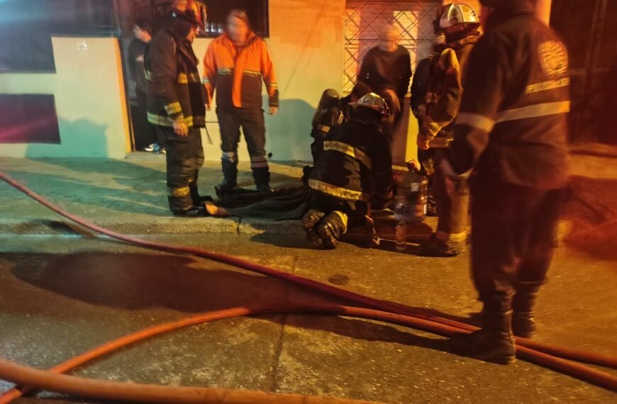 Principio de incendio en una vivienda: un hombre de 67 años fue asistido por intoxicación