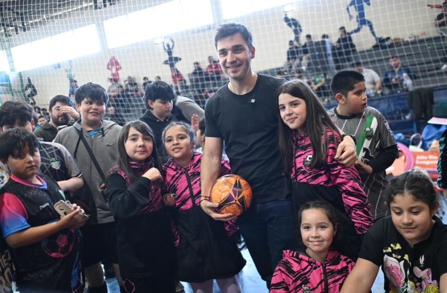 Torres encabezó la apertura de los Juegos Comunales, que reúnen a más de 6000 participantes de toda la provincia