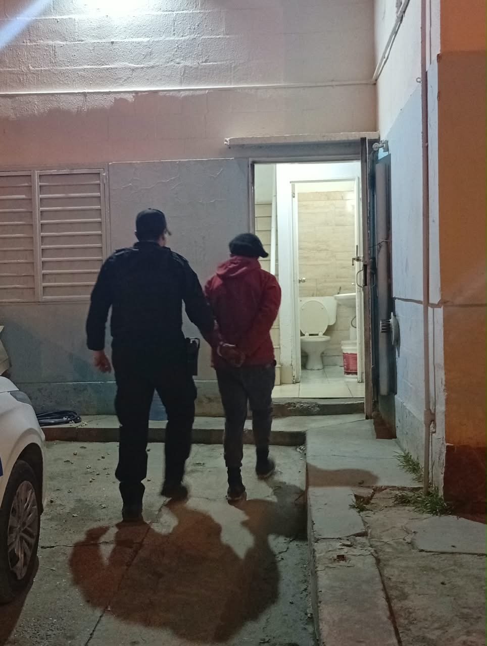 Detuvieron a un joven de 22 años por ingresar a una vivienda en el barrio Juan XXIII