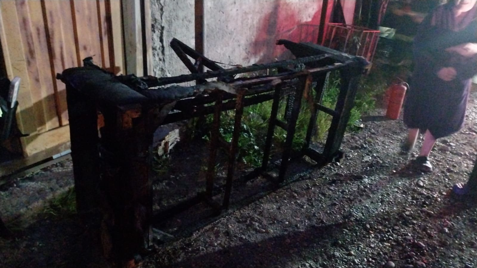 Un hombre fue trasladado al hospital tras un incendio en su vivienda de Kilómetro 8