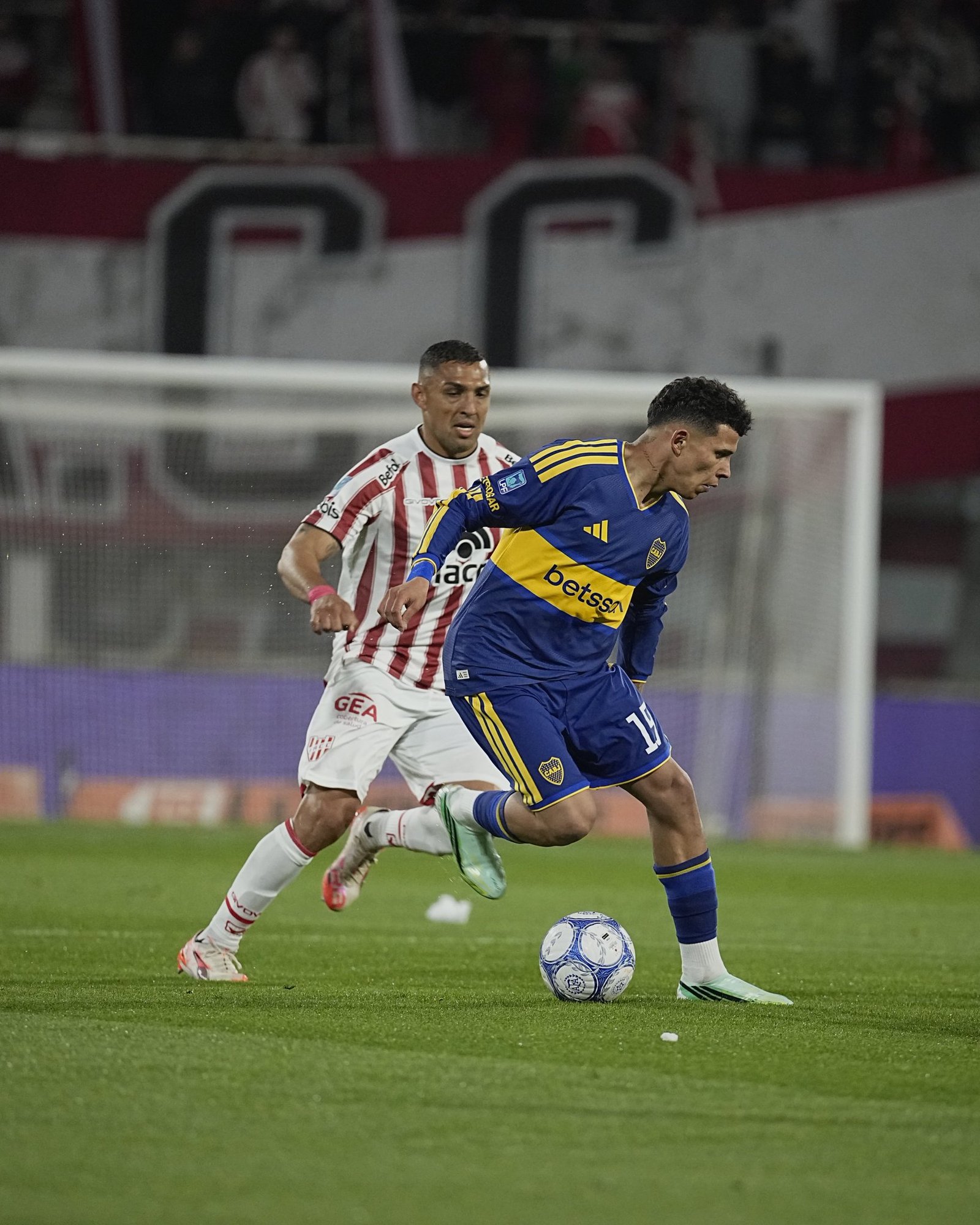 Boca igualó 2 a 2 ante Instituto en Córdoba