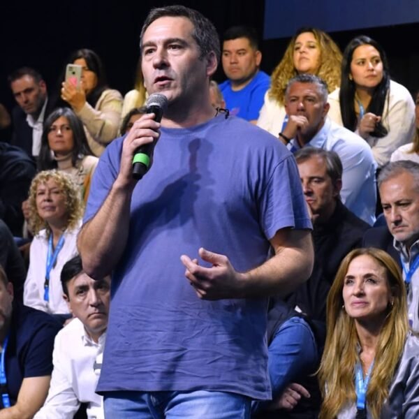 Luque cuestionó la educación financiera como respuesta al endeudamiento: “La gente se endeuda para comer”
