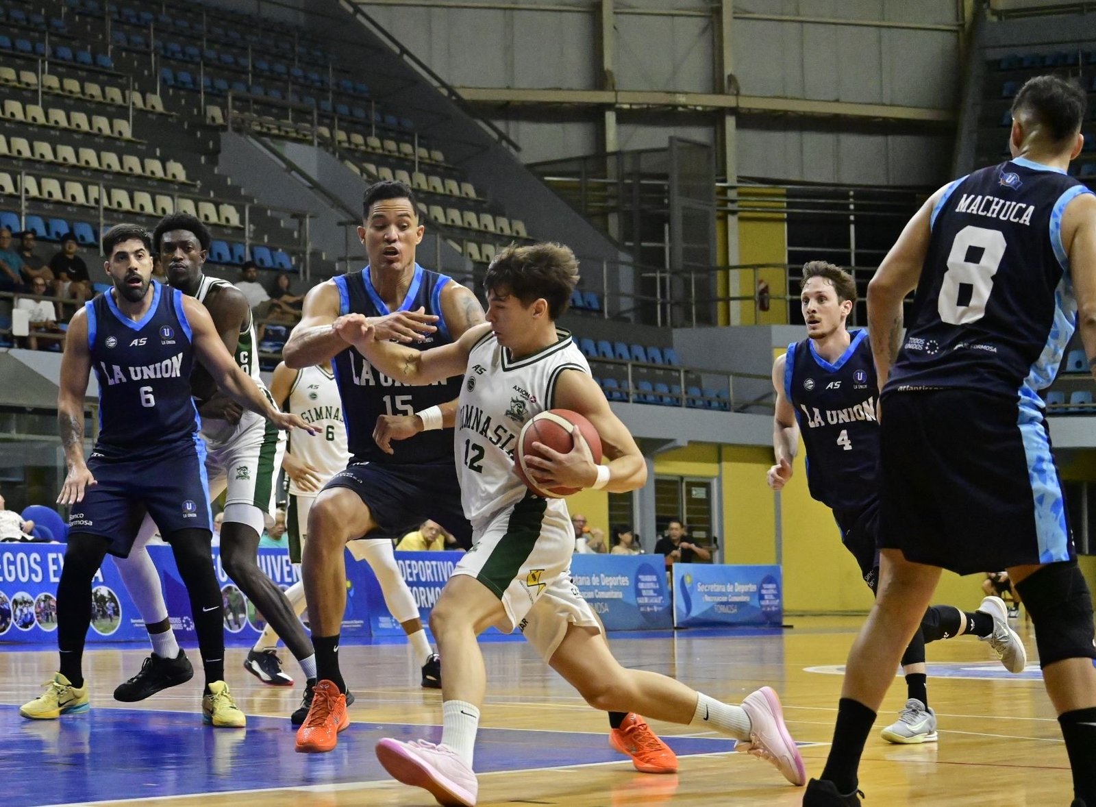 El campeón vuelve a jugar en casa