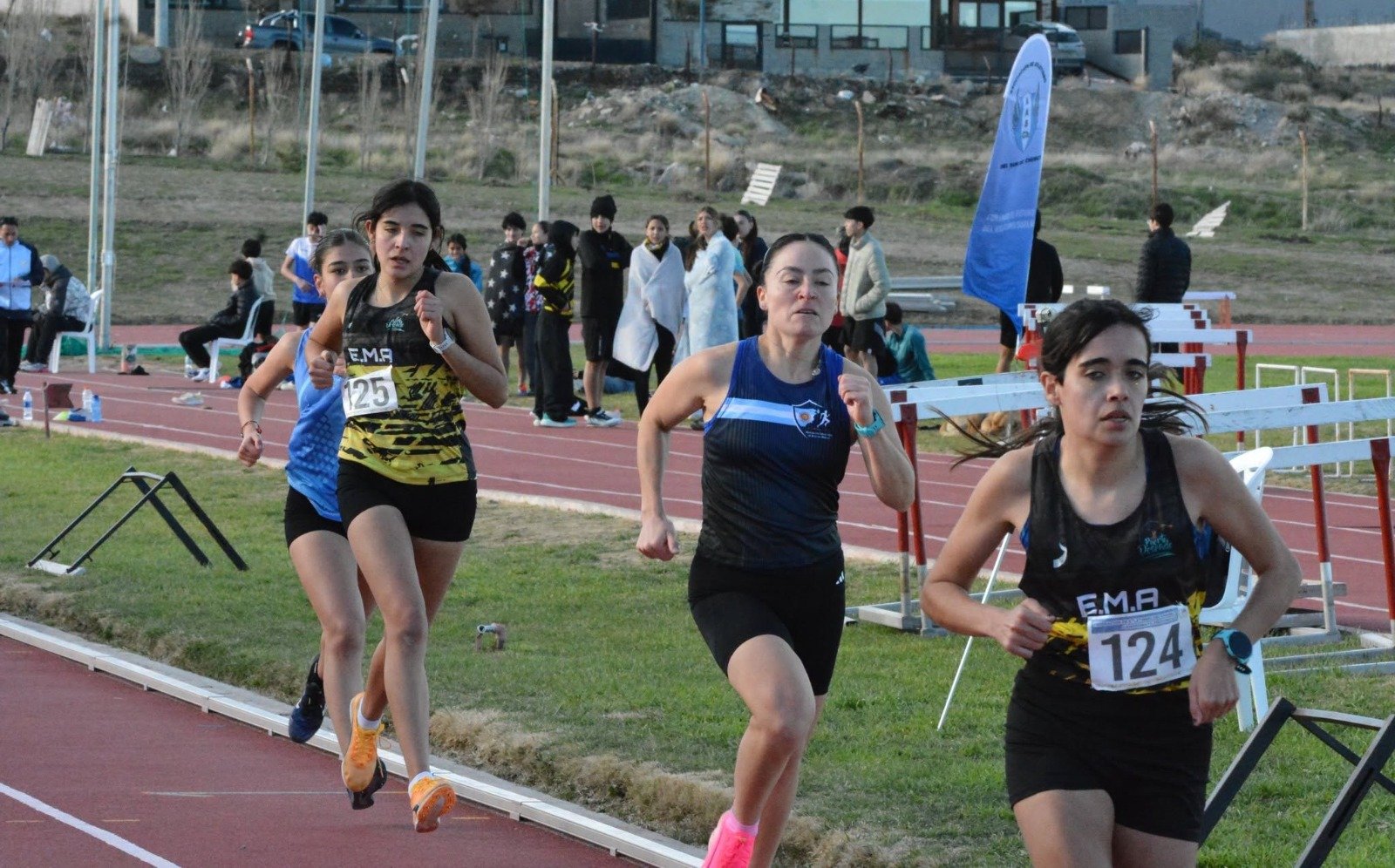Histórico regreso al atletismo local: tras 47 años, Comodoro vuelve a recibir un Torneo Nocturno de Pista y Campo