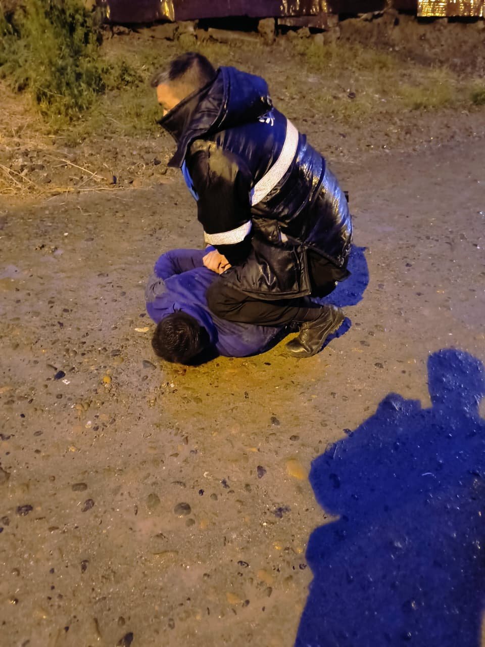 Ingresó a la casa de un vecino en el barrio Ciudadela, lo atacó a piñas y terminó detenido